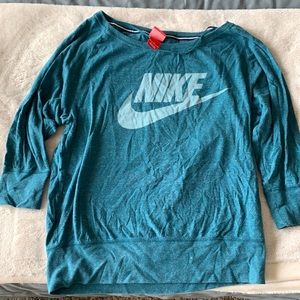 Nike quarter sleeve tee